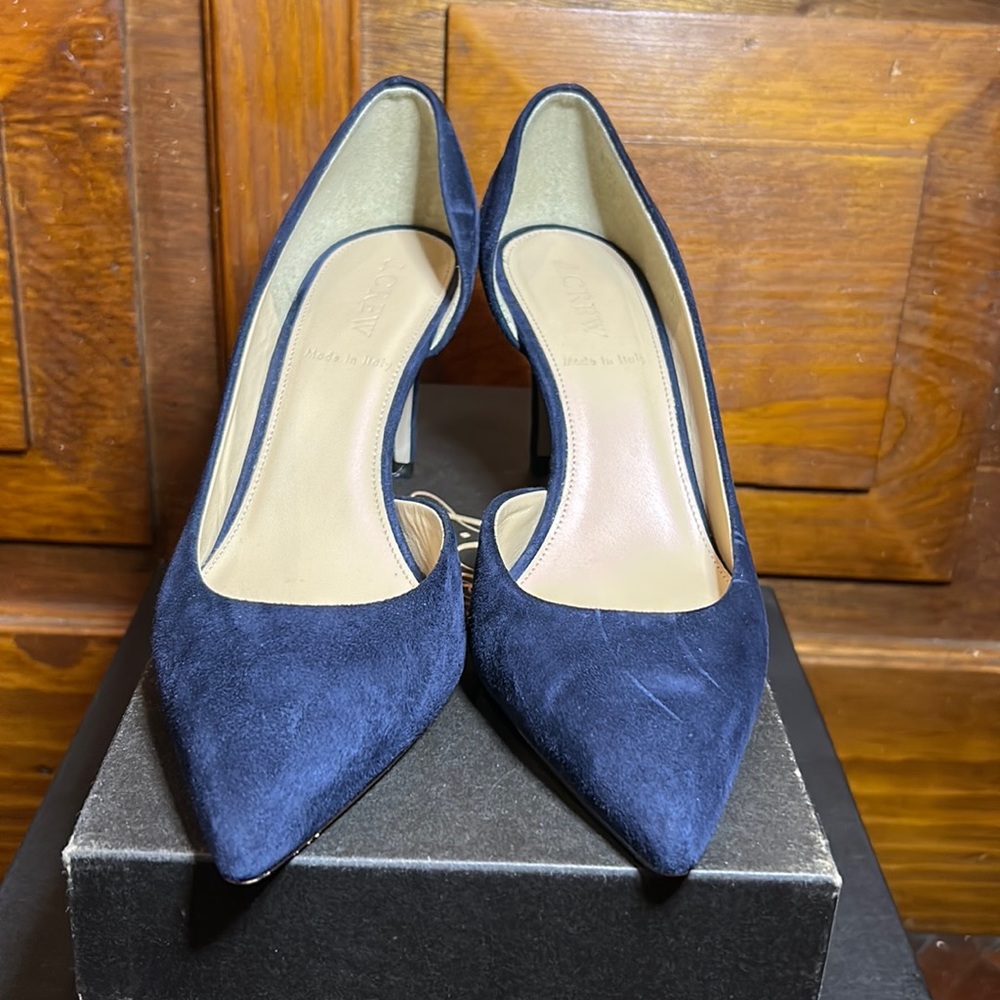 This is a navy blue suede shoe. Called JCrew Colette d’orsay pumps. Wore once.